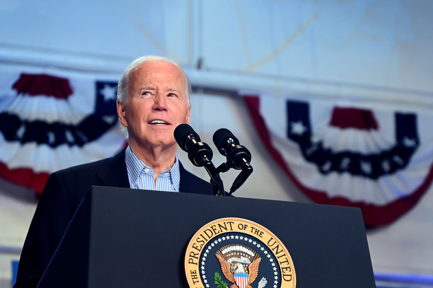 "A landslide": Political analysts and some Democrats now say Biden is bringing down the whole party