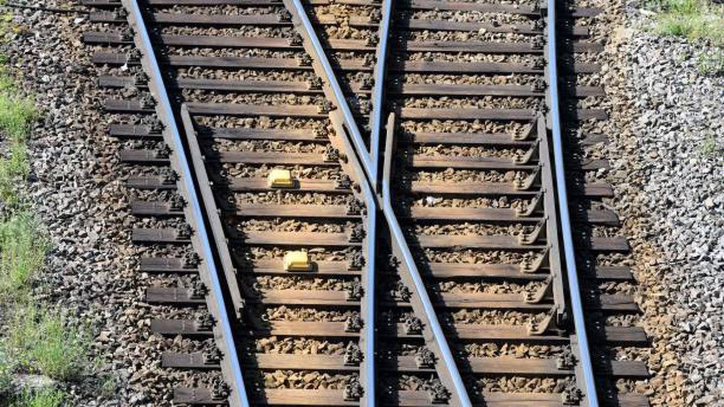 Human skull found near train tracks in northwest Atlanta