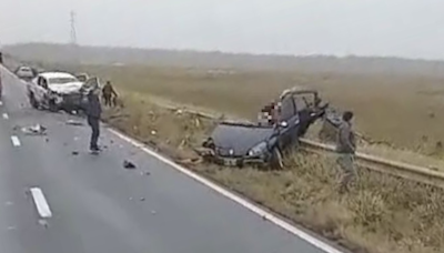 Brutal accidente en Corrientes: dos autos chocaron de frente, uno se partió a la mitad y murieron cinco personas