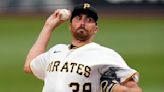 Thompson takes no-hitter into sixth as Pirates beat Reds 3-1