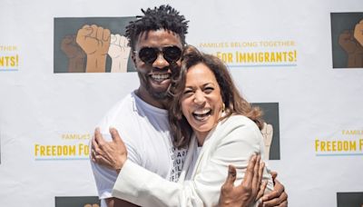 Black Panther Star Chadwick Boseman's LAST Tweet for Kamala Harris Goes Viral; Fans Get Emotional - News18
