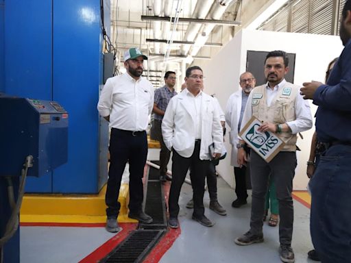 Zoé Robledo asegura mantenimiento a equipos de aire en clínicas del IMSS de Torreón