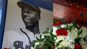 Hank Aaron postage stamp to be unveiled at Truist Park today