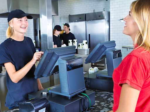 In-N-Out and 3 More Fast-Food Chains With High-Paying Manager Positions – How to Work Your Way Up