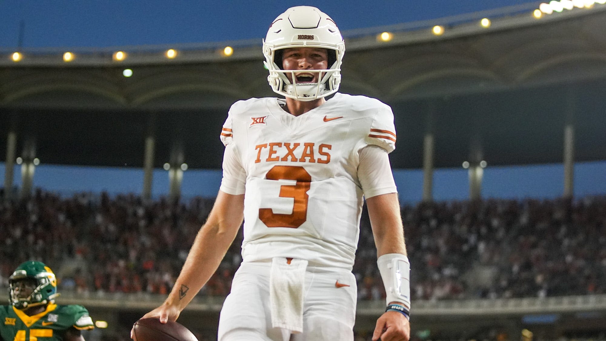 A pair of Longhorns selected in latest first round NFL mock draft