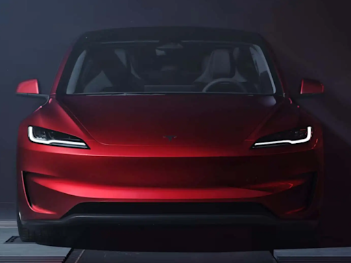 最貴的特斯拉改款新Model 3台灣準備交車！460匹馬力、3.1秒破百加速