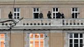 Lo que sabemos sobre el tiroteo en una universidad de Praga, República Checa, que dejó 14 muertos