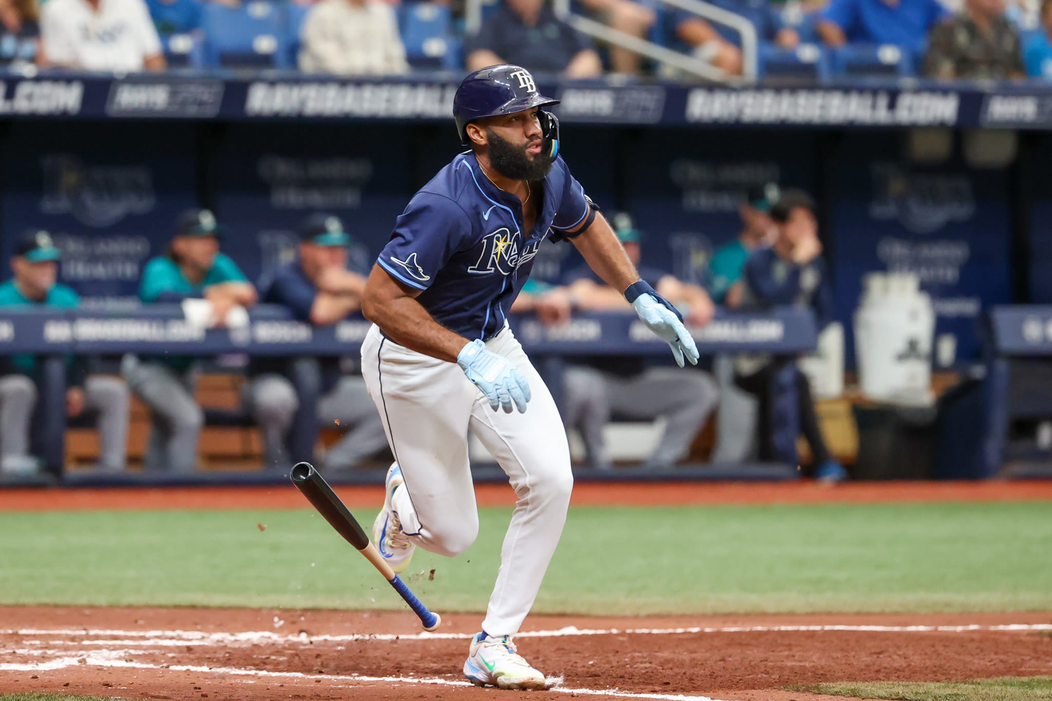 Yandy Diaz extends hit streak, ties Rays record