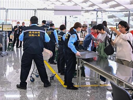 印尼旅客由香港搭飛機赴台 打包燒味飛機餐捱罰款