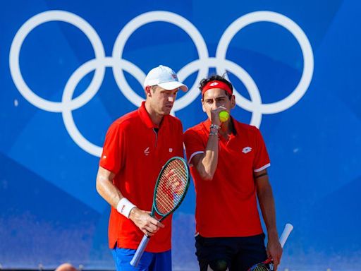 Alejandro Tabilo y Nicolás Jarry rompen una maldición olímpica de 20 años en dobles y avanzan a la segunda ronda en París - La Tercera