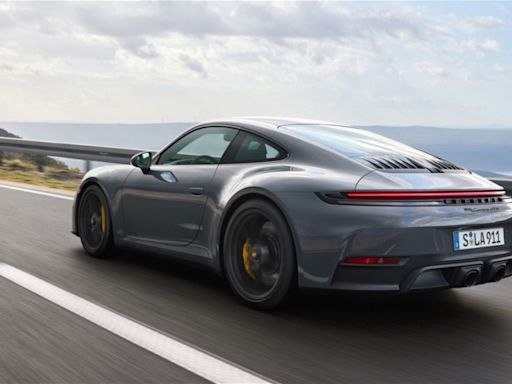 Porsche acaba de dar un paso muy importante: se ha atrevido a crear un 911 con motor híbrido