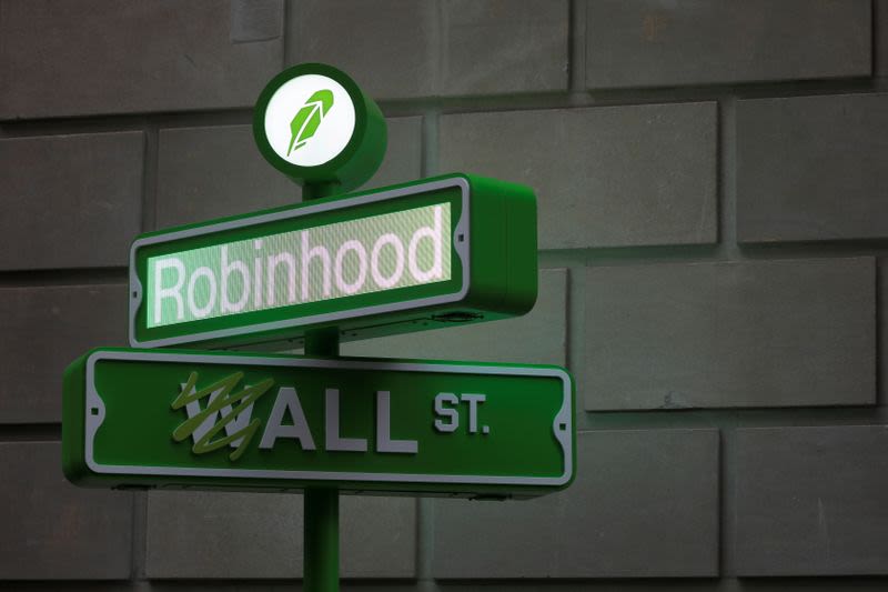 Robinhood stock price target raised on robust Q1 earnings By Investing.com