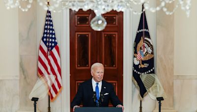 Biden promete acatar los límites de la Presidencia si es reelegido, a diferencia de Trump