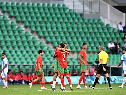 Escándalo olímpico en el fútbol: Argentina había empatado, hubo una suspensión por invasión, el gol se anuló una hora y media después y al final ganó Marruecos