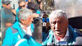 Arias sufre agresión en la plaza Abaroa por grupos apostados al ingreso del TSE