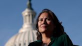 Congresswoman Veronica Escobar reads to EPISD students