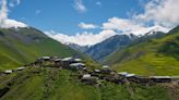 Las 5 mejores excursiones por las montañas rocosas y los pueblos más románticos de Azerbaiyán