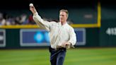 Bee Game: Dodgers and Diamondbacks delayed due to bee swarm