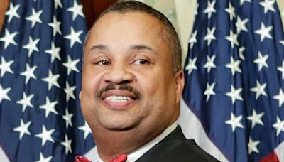 Mourners gather for funeral of late New Jersey Congressman Donald Payne, Jr.