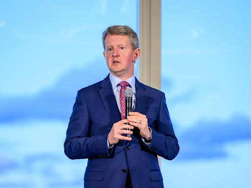 Ken Jennings speaks out on fan backlash for controversial 'Jeopardy!' call