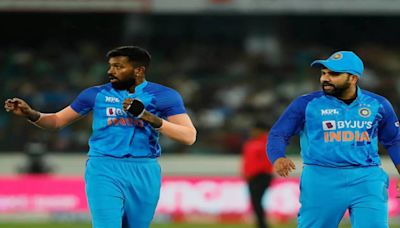 'Don't even talk about it': Former cricketers' advice to Rahul Dravid on Rohit Sharma-Hardik Pandya MI situation - Times of India
