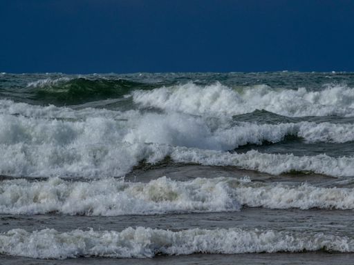 Kayaker who drowned in Lake Michigan identified as Grand Rapids man