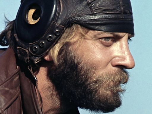 How Donald Sutherland was a Hollywood outsider linked to string of beauties