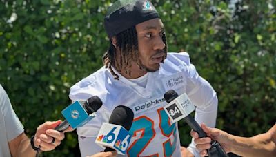 Rookie running back Jaylen Wright addresses being the sixth-fastest Miami Dolphin