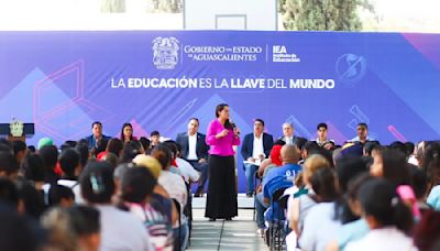 Realiza Tere Jiménez gira de trabajo por escuelas primarias y secundarias del estado