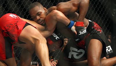 Full fight video: Jon Jones puts Lyoto Machida out cold at UFC 140