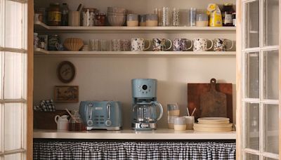 Envie d’une cuisine rétro ? Voici les petits électros à shopper pour imiter celles de nos grand-mères !