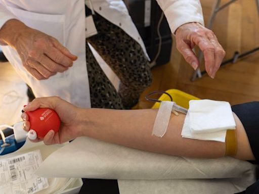 Don de sang : « Il faut se mobiliser » avant les vacances d’été et les JO, alerte l’Etablissement français du sang