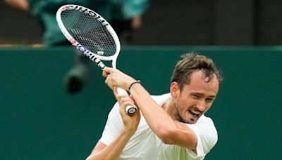 Wimbledon 2024: Daniil Medvedev Ousts Jannik Sinner to Clinch Semis Berth, Carlos Alcaraz Downs Tommy Paul - News18