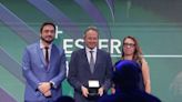 Vencedor do Faz Diferença 2023 na categoria Ciência e Saúde, Esper Kallás dedica prêmio à família