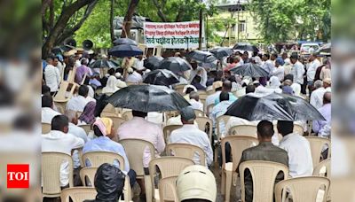 Farmers Demand Power Bill Waiver in Maharashtra: Massive Dharnas Held | Kolhapur News - Times of India