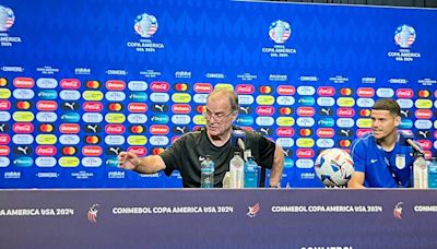 Encendida conferencia de un enojado Marcelo Bielsa tras los incidentes: “Los jugadores reaccionaron como lo hubiera hecho cualquier ser humano”