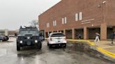 Highland Park High School bajo llave tras informe de un estudiante ‘potencialmente en posesión de un arma’