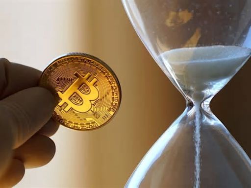 Boom or bust? Experts reveal Bitcoin price that will determine its fate