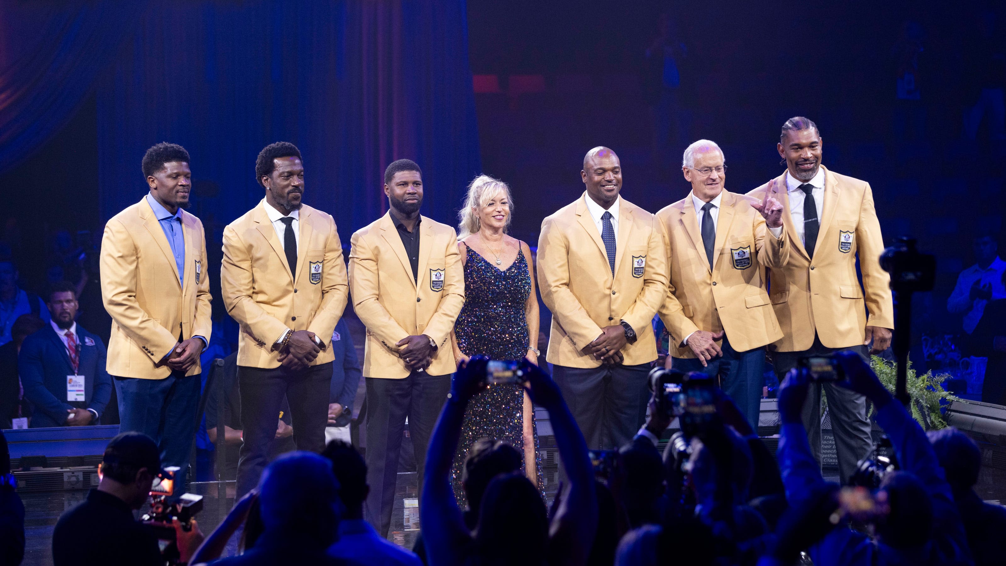 Inclement weather delays Pro Football Hall of Fame induction ceremony for Andre Johnson