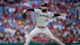 Brewers acquire left-hander Dallas Keuchel from Mariners for cash