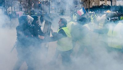 Gilets jaunes : procès requis pour les CRS impliqués dans le matraquage de manifestants dans un fast-food