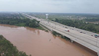 Officials expect minor flooding as Brazos River's water levels crest in Sugar Land on May 11