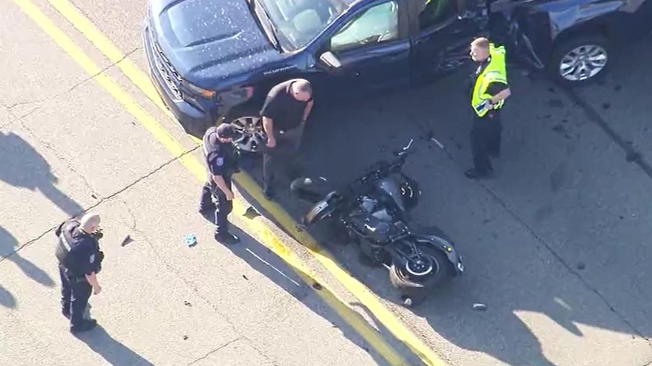 Motorcyclist dies after crashing into pickup on 12 Mile in Warren