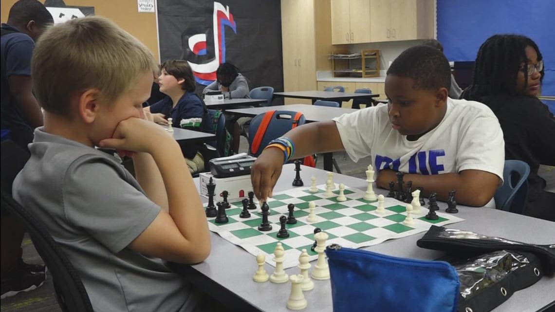 Little Rock elementary school uses chess to improve grades, classroom behavior