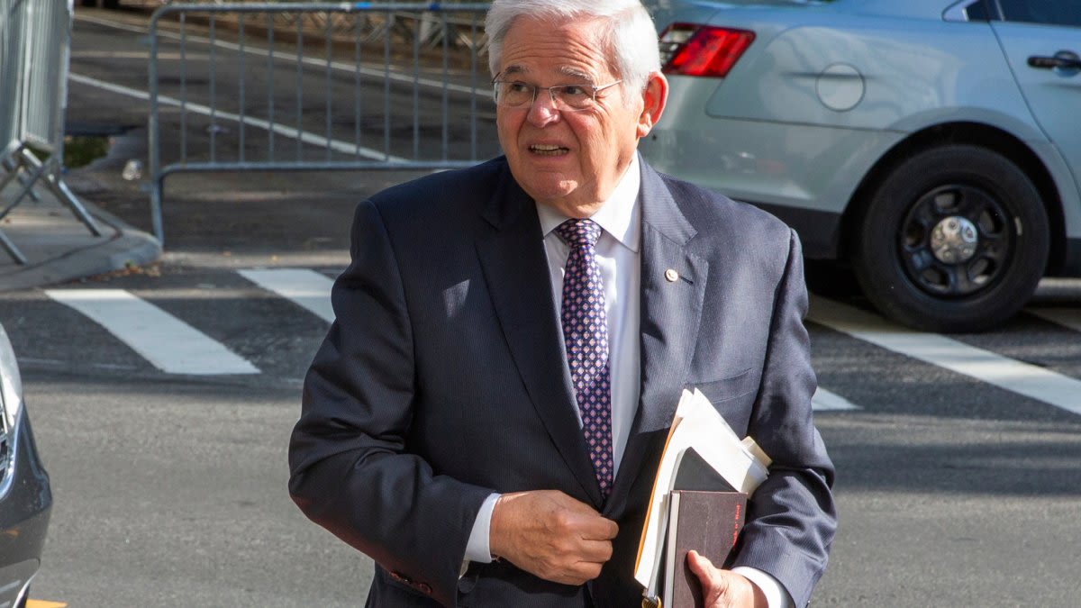 At Sen. Bob Menendez's bribery trial, prosecutors highlight NJ politician's wife's desperate finances