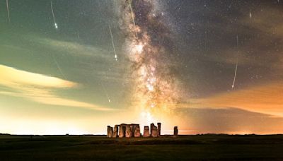 Perseid meteor shower rains 'shooting stars' over Stonehenge in glorious astrophotography image