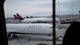 Un vuelo de Delta se desvía a Nueva York tras servir comida en mal estado