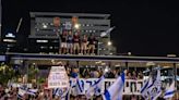 Decenas de miles de israelíes vuelven a tomar las calles contra Netanyahu - La Tercera