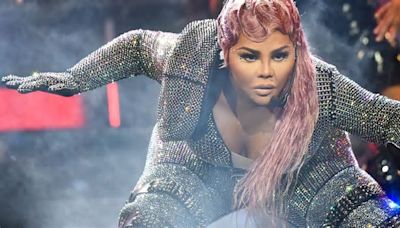 An Iconic Lil Kim Dance move saves woman in tragic drive-by shooting