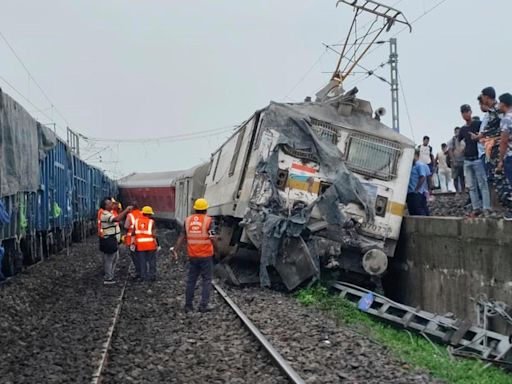 Passenger train derails in India, killing 2 passengers and injuring 20 others